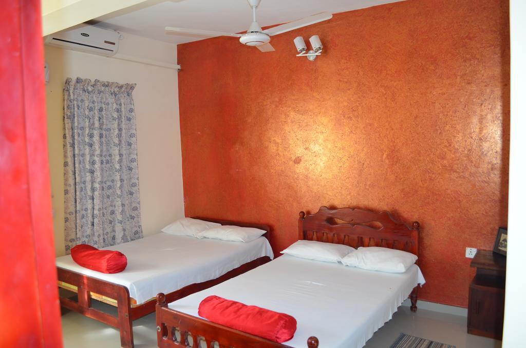 Dyke Rest Otel Trincomalee Oda fotoğraf